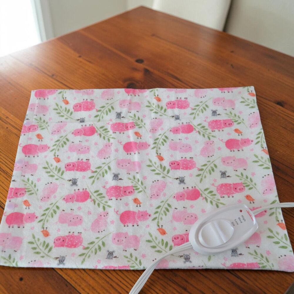 Heating Pad Cover, 12 x 15, Soft Flannel With Pink Pigs, 3 Snap Closure